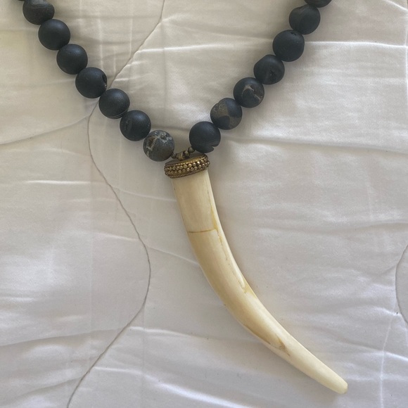 Maria Lightfoot Collection horn necklace - Picture 5 of 9